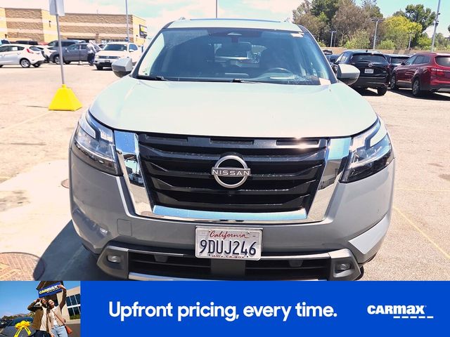 2022 Nissan Pathfinder Platinum