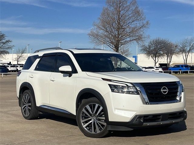 2022 Nissan Pathfinder Platinum