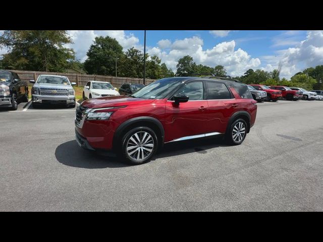2022 Nissan Pathfinder Platinum