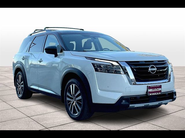 2022 Nissan Pathfinder Platinum