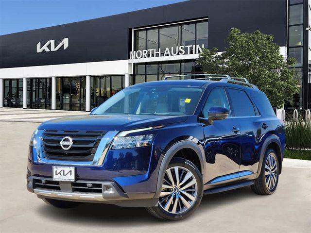 2022 Nissan Pathfinder Platinum