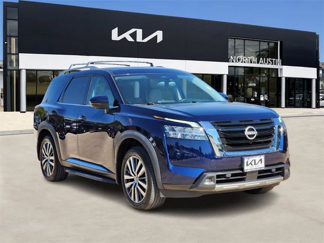 2022 Nissan Pathfinder Platinum