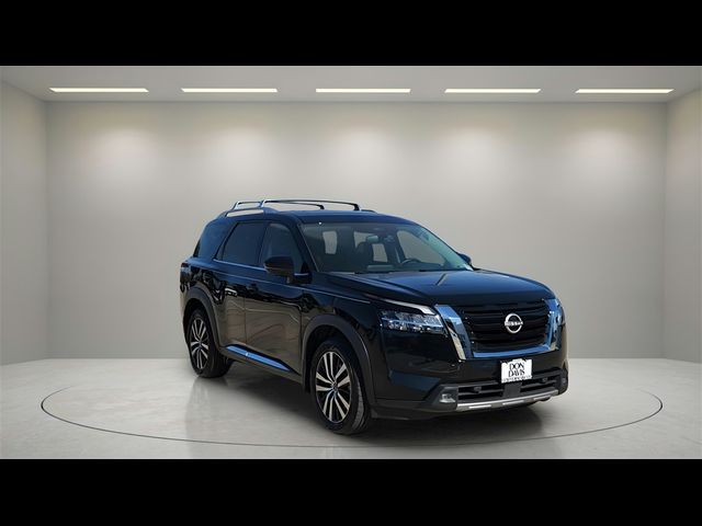 2022 Nissan Pathfinder Platinum