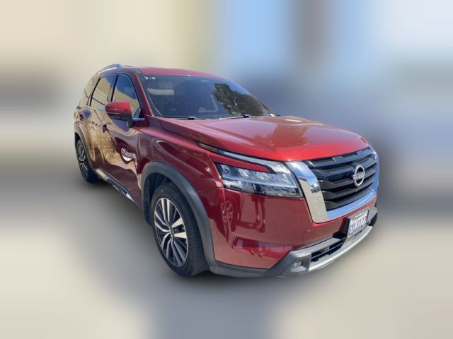 2022 Nissan Pathfinder Platinum