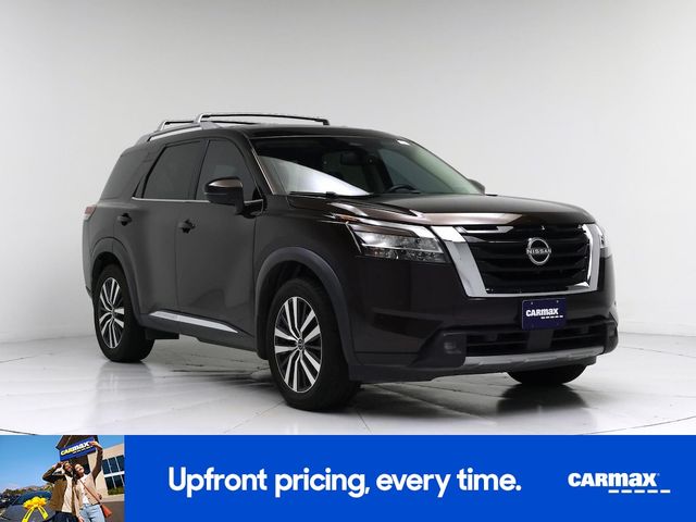 2022 Nissan Pathfinder Platinum