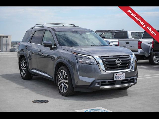 2022 Nissan Pathfinder Platinum