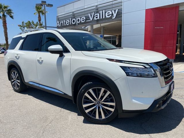 2022 Nissan Pathfinder Platinum