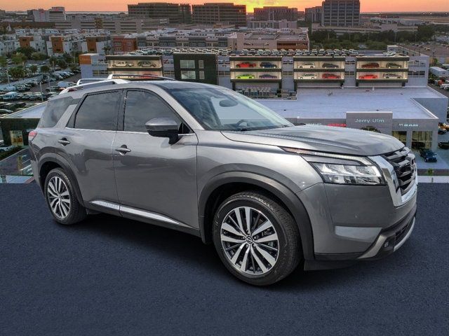 2022 Nissan Pathfinder Platinum