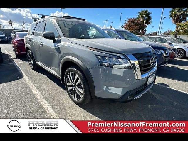 2022 Nissan Pathfinder Platinum