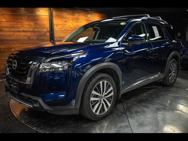 2022 Nissan Pathfinder Platinum