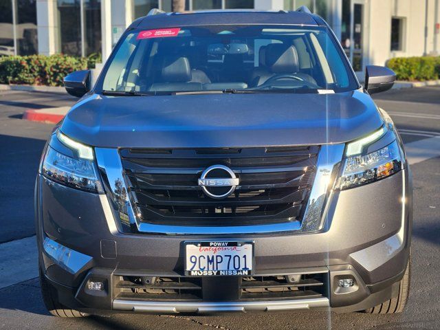 2022 Nissan Pathfinder Platinum