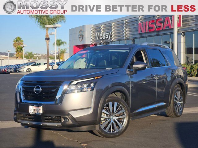 2022 Nissan Pathfinder Platinum