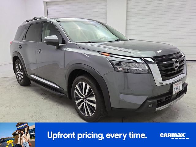 2022 Nissan Pathfinder Platinum