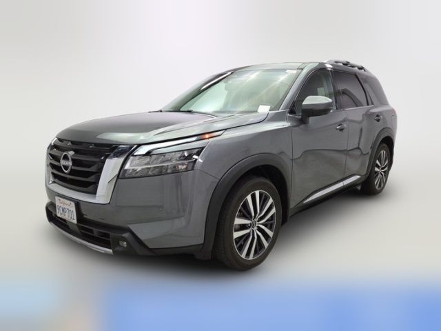 2022 Nissan Pathfinder Platinum