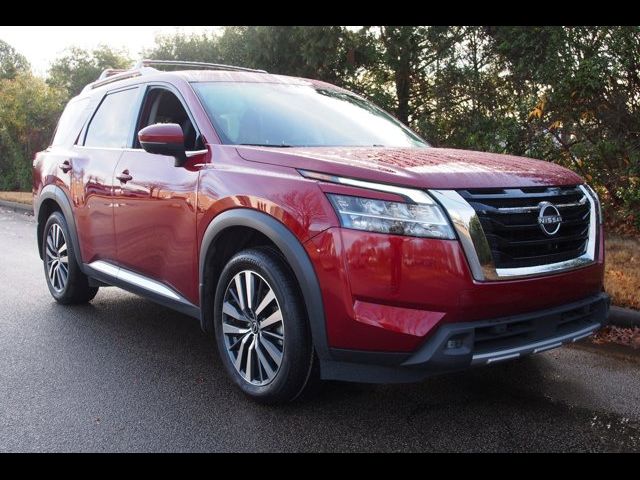 2022 Nissan Pathfinder Platinum