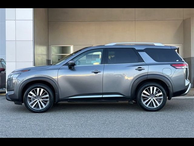 2022 Nissan Pathfinder Platinum