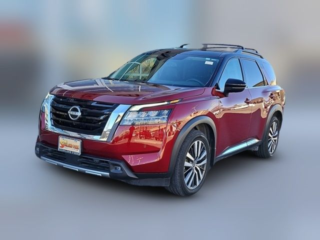 2022 Nissan Pathfinder Platinum