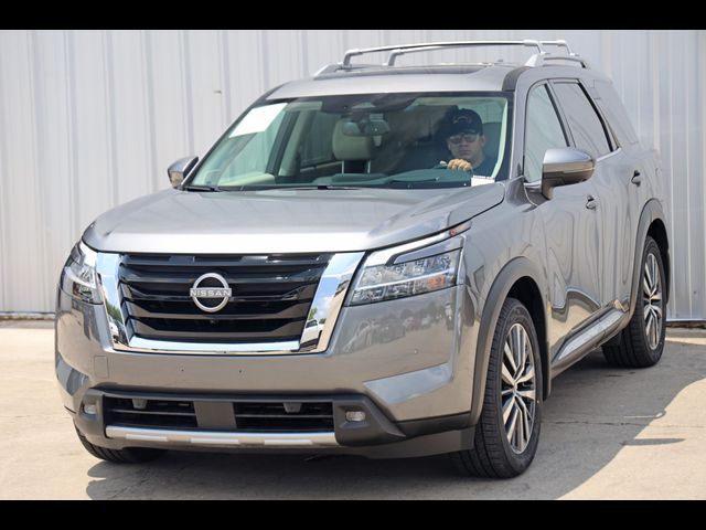 2022 Nissan Pathfinder Platinum