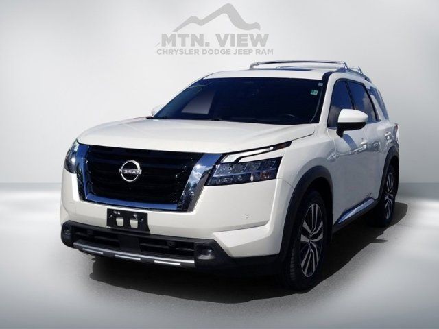 2022 Nissan Pathfinder Platinum