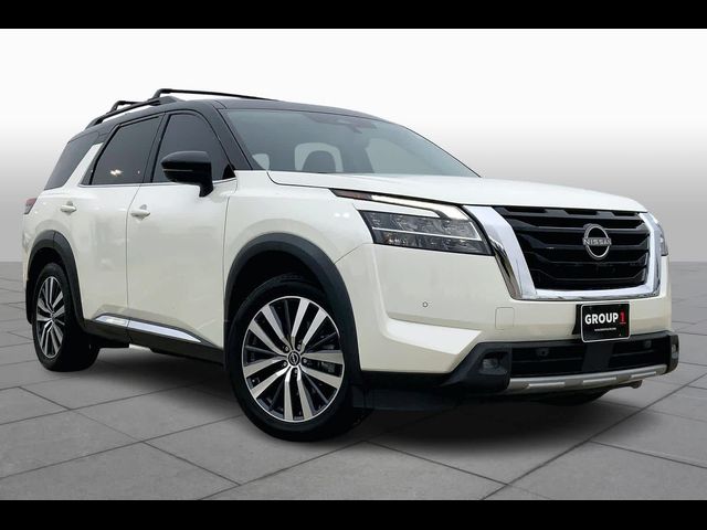 2022 Nissan Pathfinder Platinum
