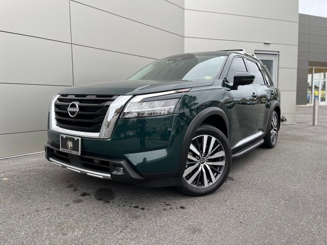 2022 Nissan Pathfinder Platinum