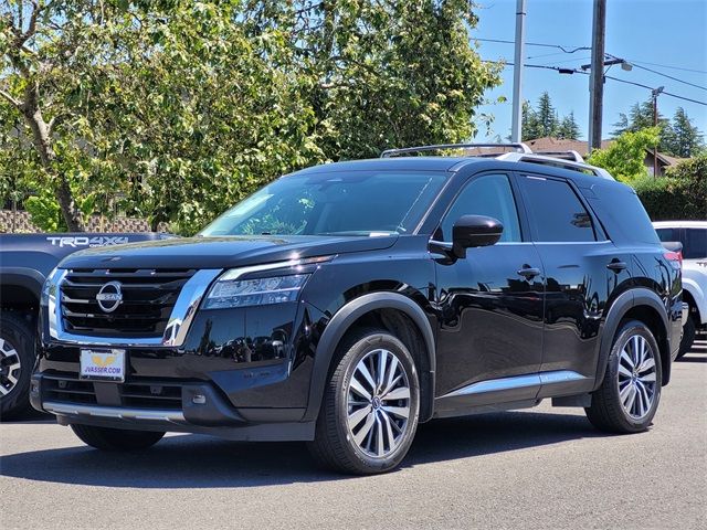 2022 Nissan Pathfinder Platinum