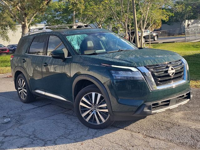 2022 Nissan Pathfinder Platinum