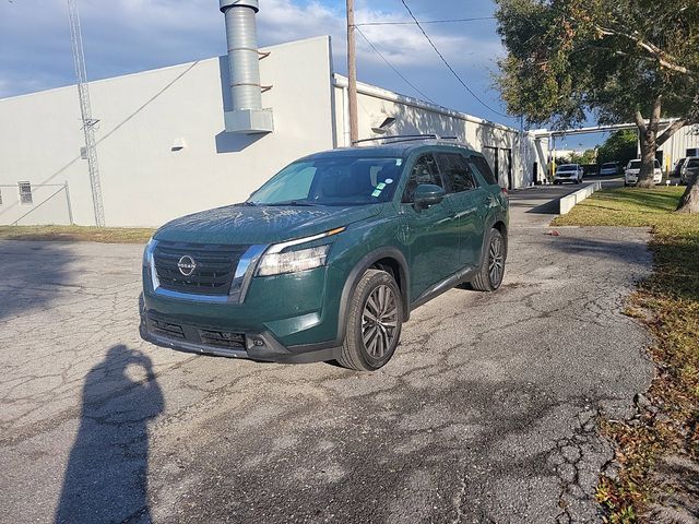 2022 Nissan Pathfinder Platinum