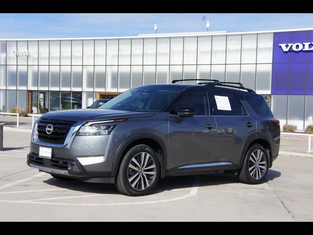 2022 Nissan Pathfinder Platinum