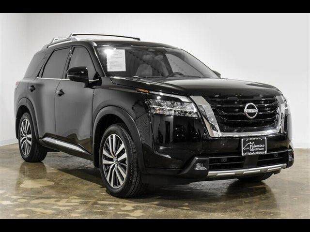 2022 Nissan Pathfinder Platinum