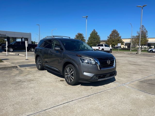 2022 Nissan Pathfinder Platinum