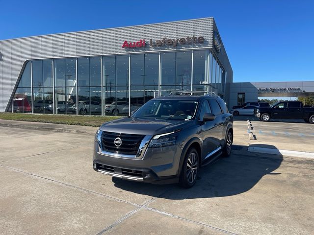 2022 Nissan Pathfinder Platinum