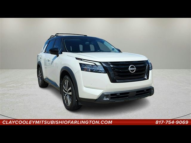 2022 Nissan Pathfinder Platinum