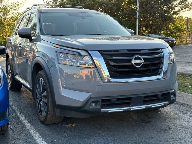 2022 Nissan Pathfinder Platinum