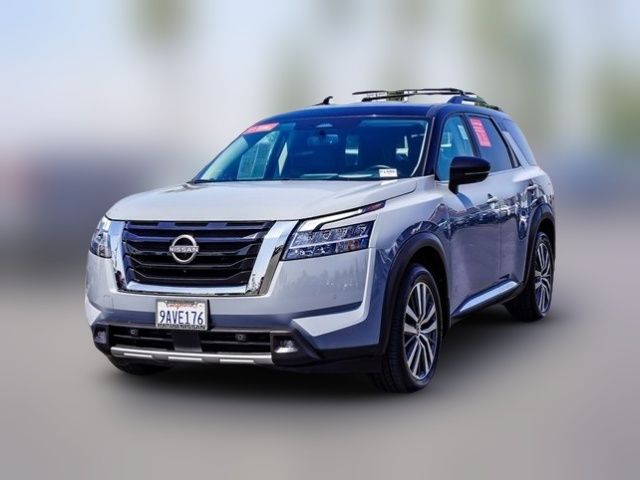 2022 Nissan Pathfinder Platinum