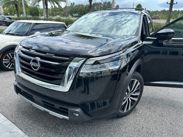 2022 Nissan Pathfinder Platinum