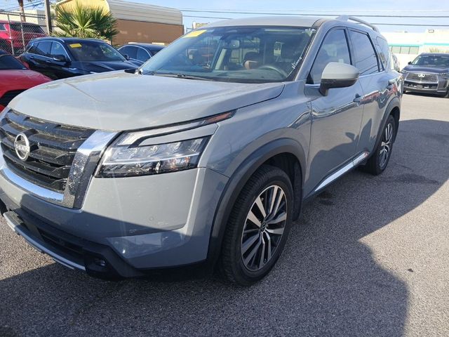 2022 Nissan Pathfinder Platinum