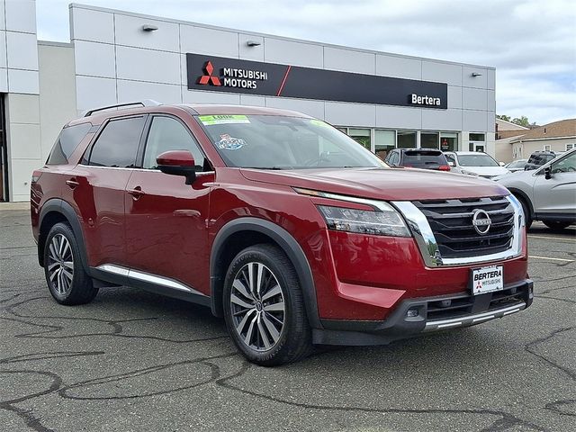 2022 Nissan Pathfinder Platinum