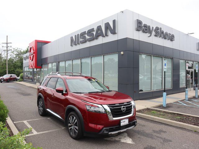 2022 Nissan Pathfinder Platinum