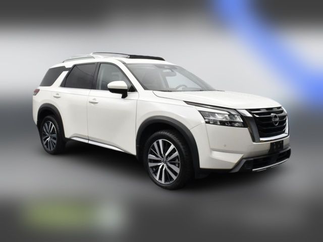 2022 Nissan Pathfinder Platinum