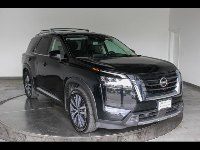 2022 Nissan Pathfinder Platinum