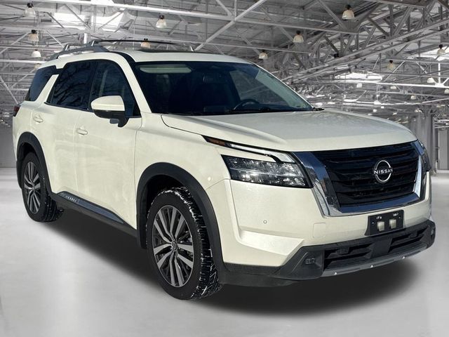 2022 Nissan Pathfinder Platinum