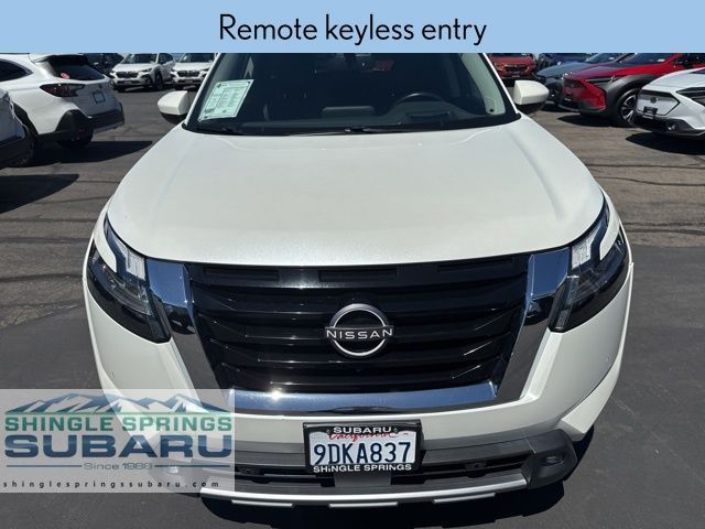 2022 Nissan Pathfinder Platinum