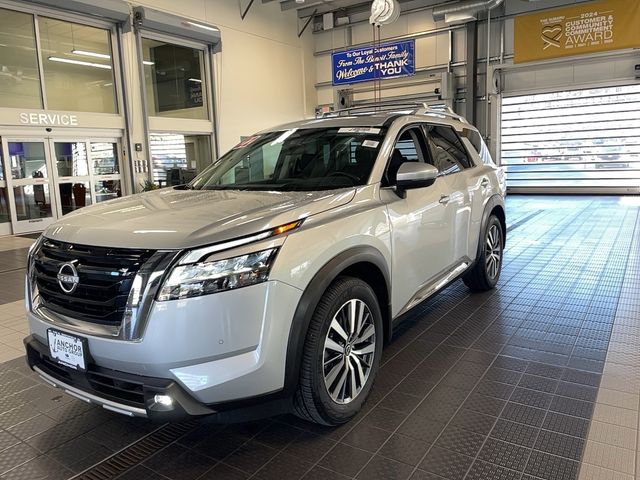 2022 Nissan Pathfinder Platinum