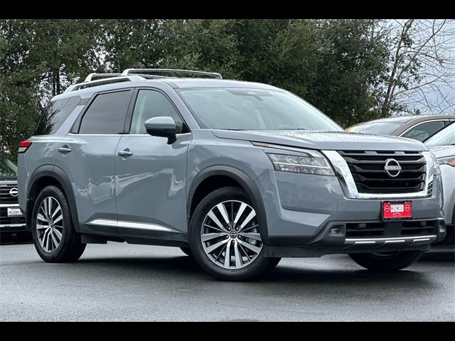 2022 Nissan Pathfinder Platinum