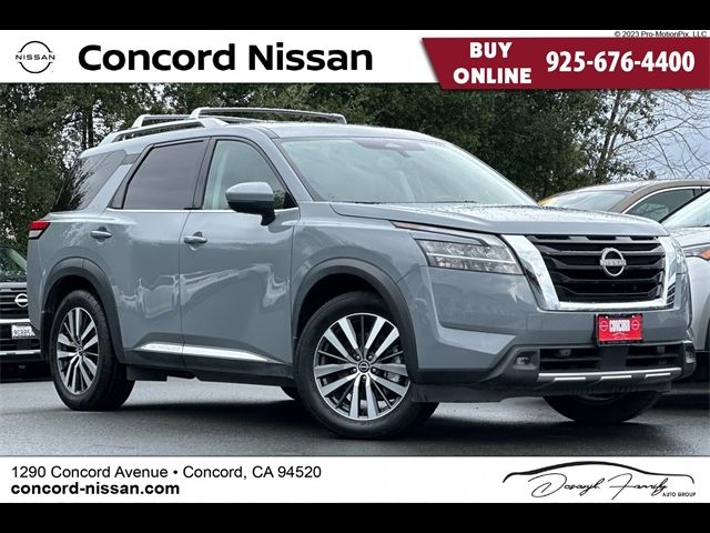 2022 Nissan Pathfinder Platinum