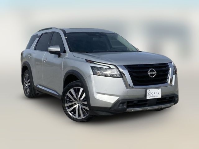 2022 Nissan Pathfinder Platinum