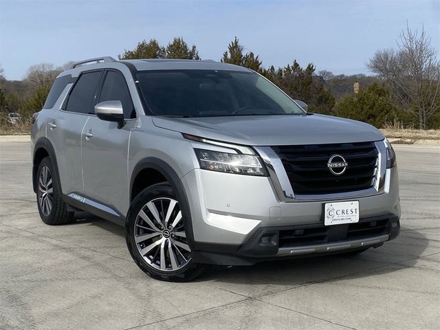 2022 Nissan Pathfinder Platinum