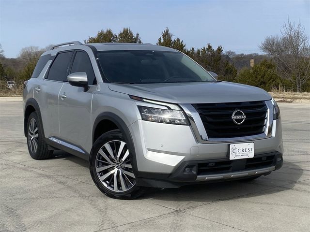 2022 Nissan Pathfinder Platinum