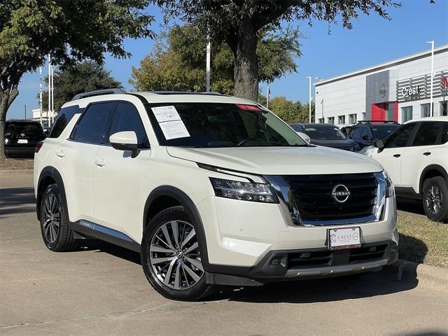 2022 Nissan Pathfinder Platinum